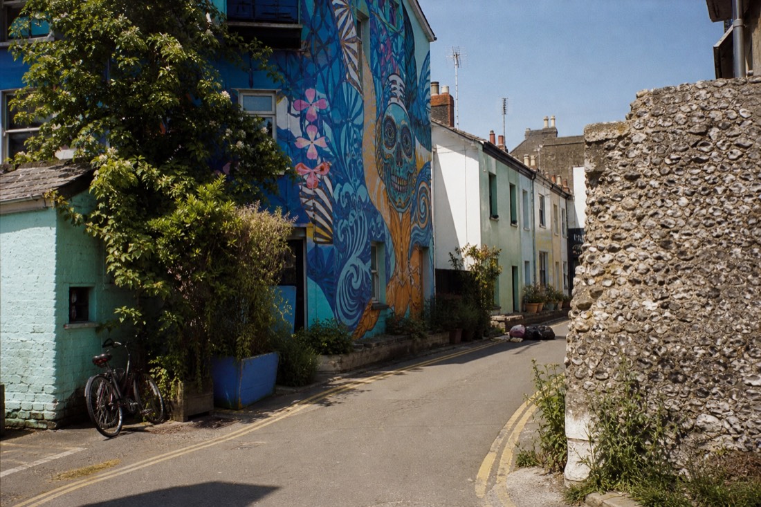 How do you link the hidden gems in one day? in Brighton
